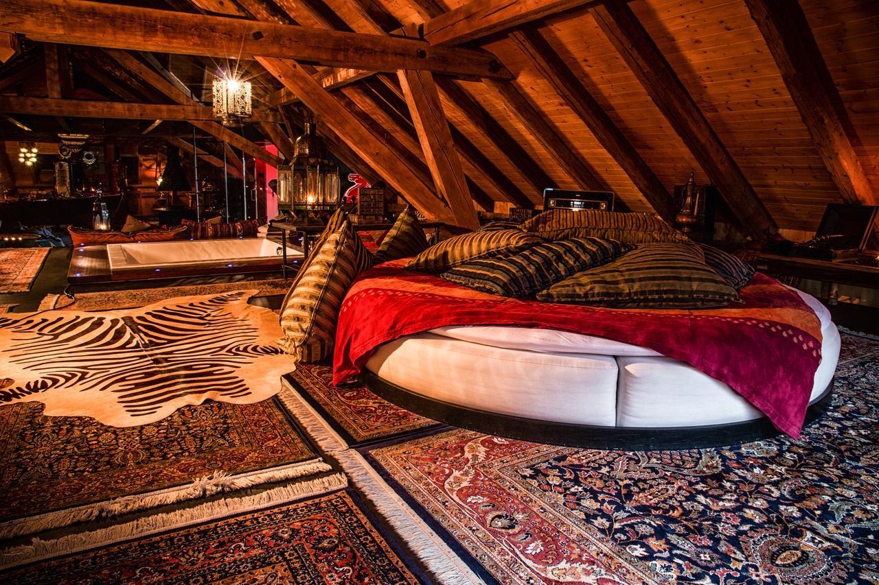 Bijou Hotel / Love And Romance Kallnach الغرفة الصورة